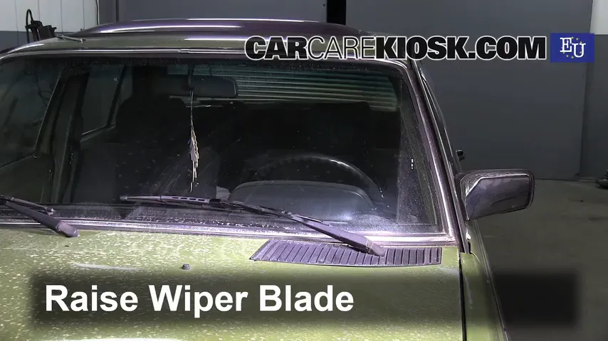 1983 Mercedes-Benz 200D 2.0L 4 Cyl. Diesel Windshield Wiper Blade (Front)